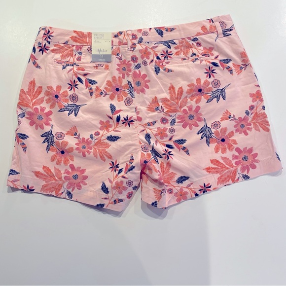 Style &Co chino mid rise short batik print pink size 18 5.5” inseam - Picture 2 of 8